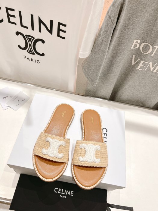 Шлепанцы женские