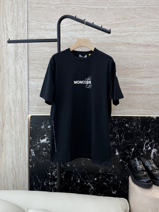 Футболка жіноча