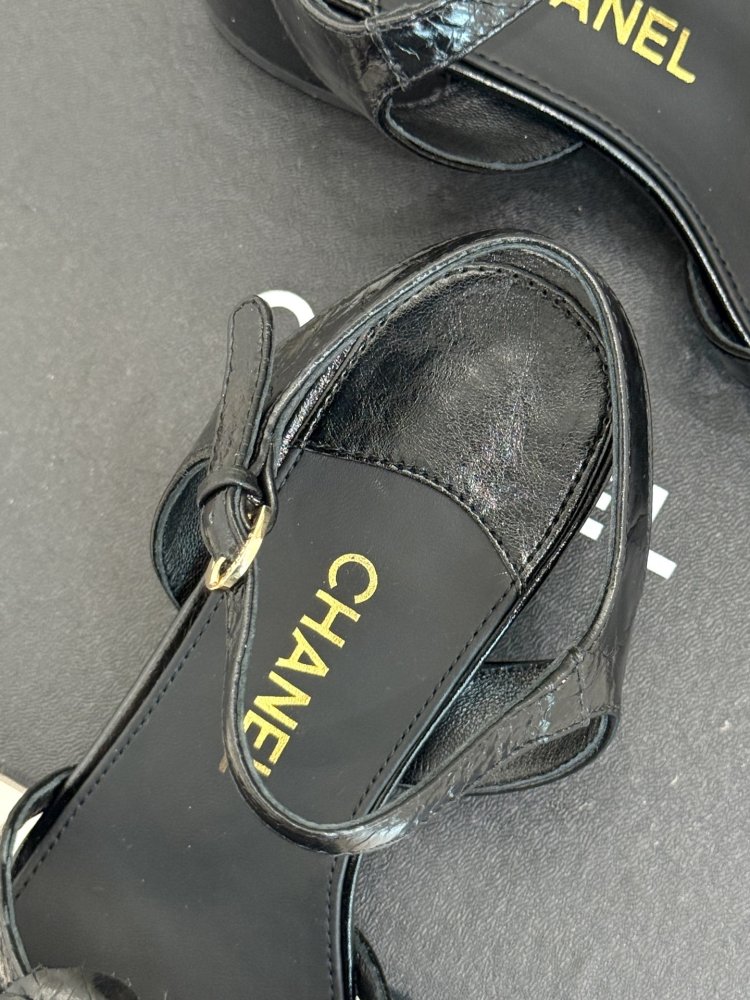 Босоножки фото 8