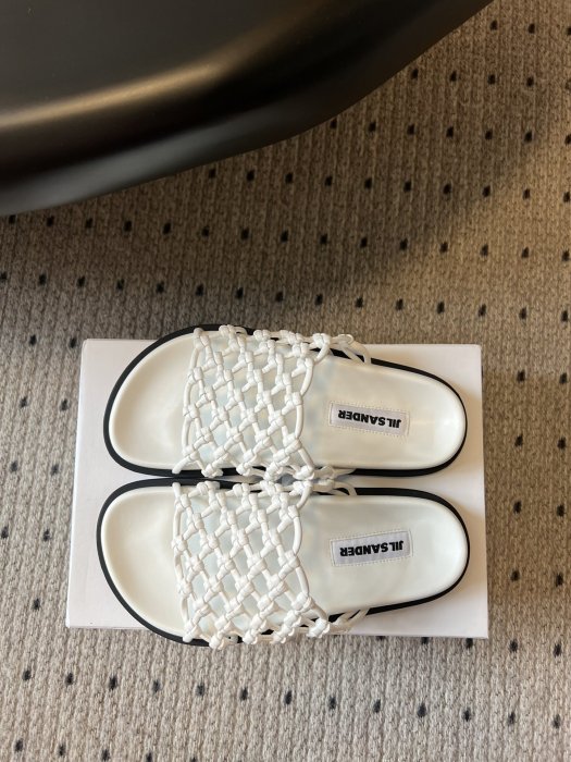 Шльопанці жіночі фото 2