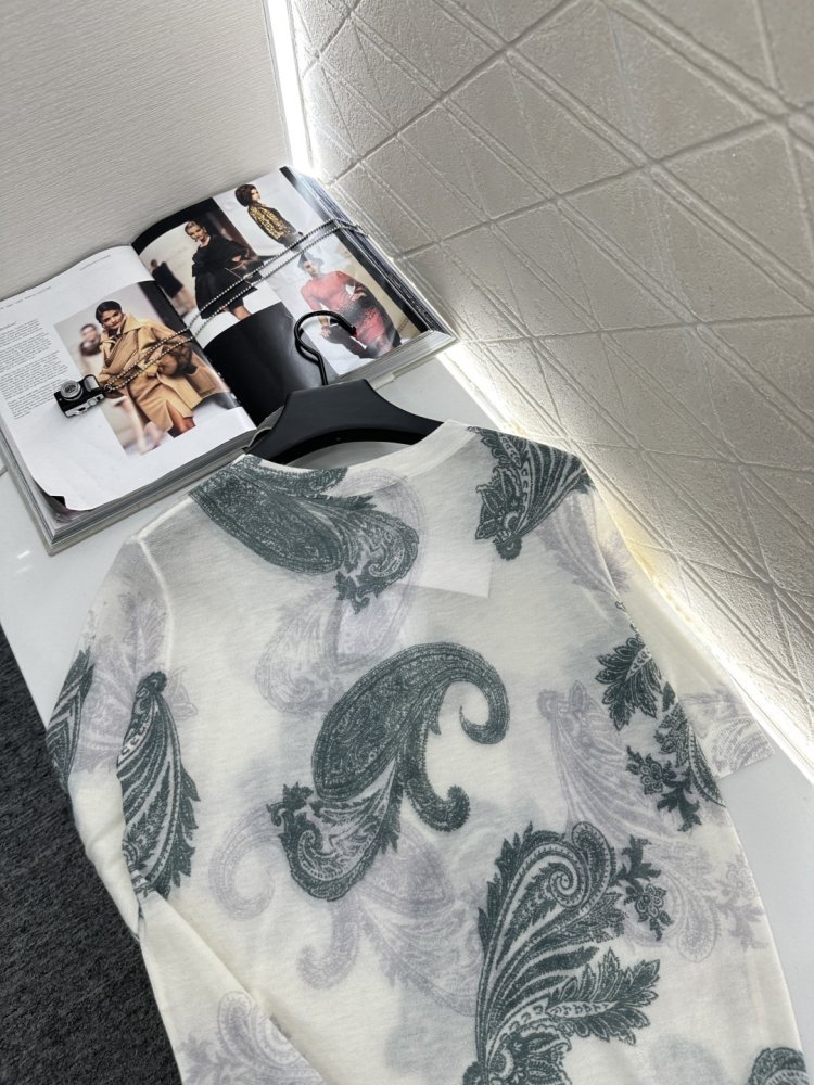 Футболка женская фото 4