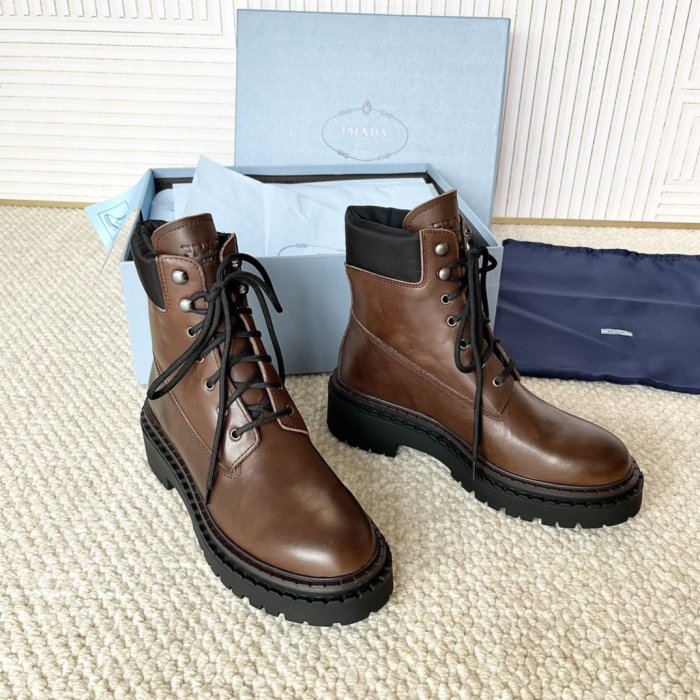 Boots women's