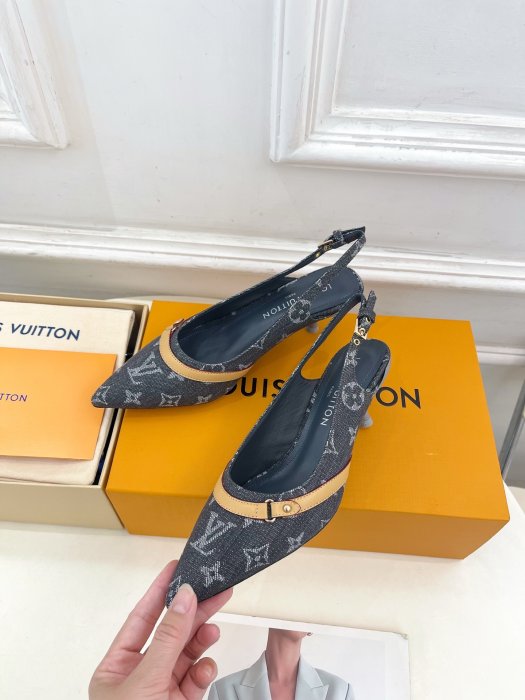 Босоножки фото 5