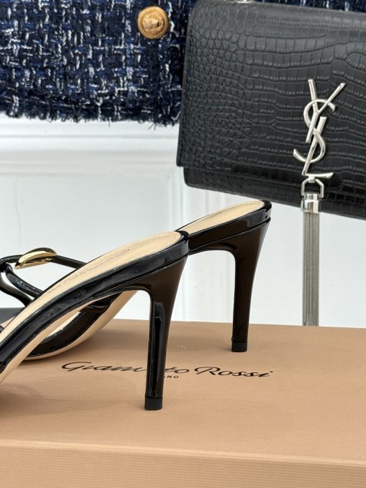 Босоніжки на шпильці фото 6