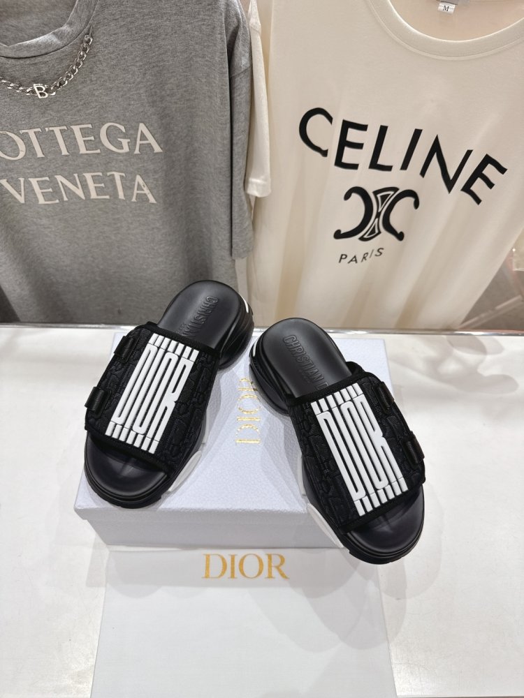 Шлепанцы женские фото 2