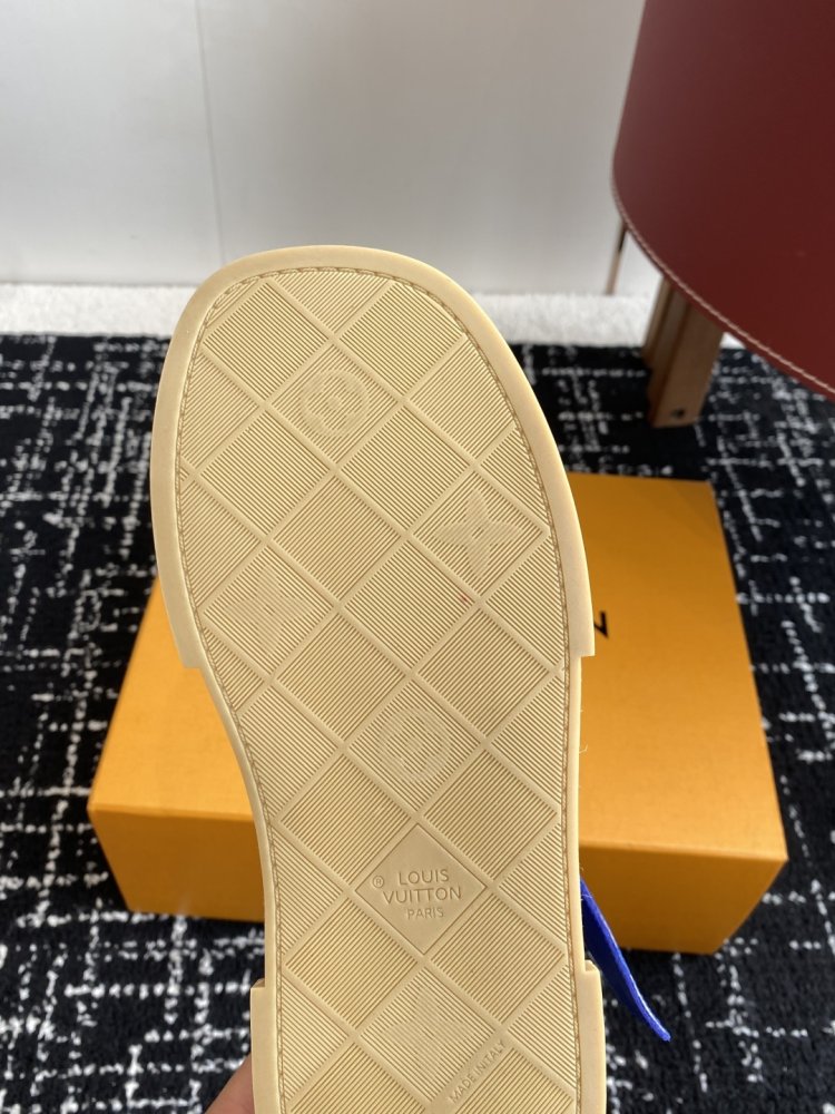 Сандалии женские фото 9