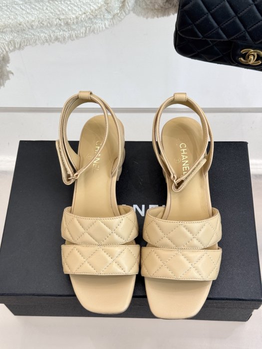 Босоножки фото 4