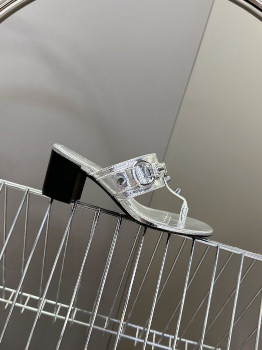 Босоножки фото 5