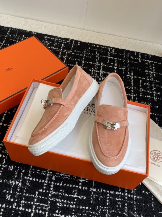 Лоферы кожаные женские фото 5