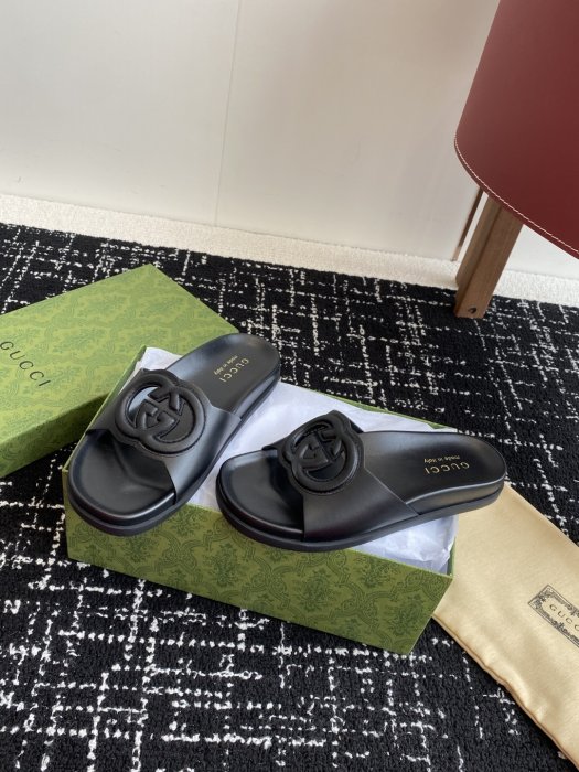 Шлепанцы фото 3