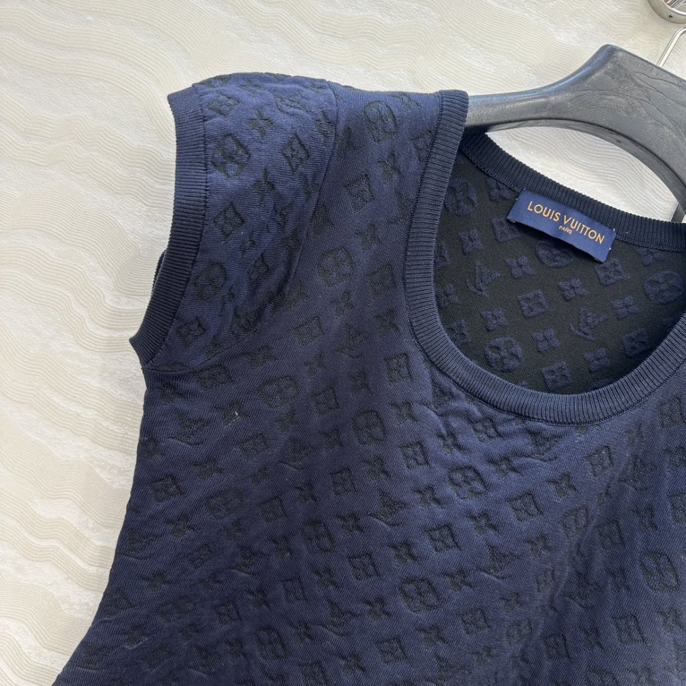 T-shirt women's фото 3