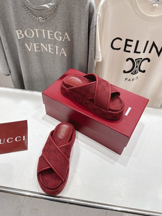 Шлепанцы фото 5