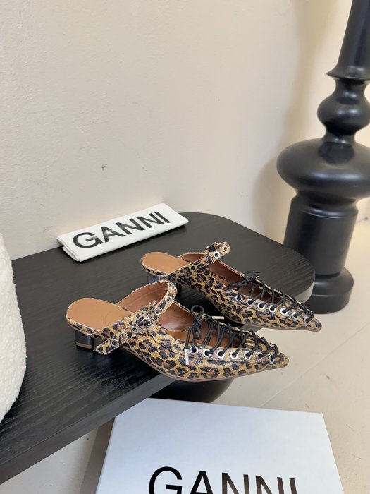 Босоніжки фото 3