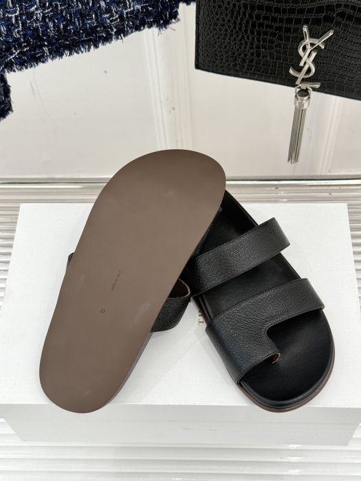 Шлепанцы фото 9