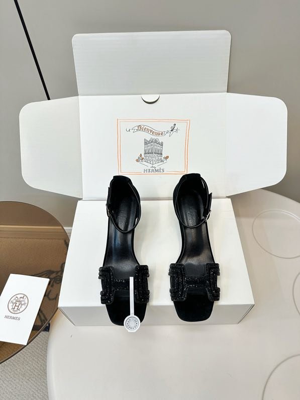 Босоножки фото 8