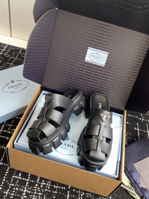 Босоножки фото 5