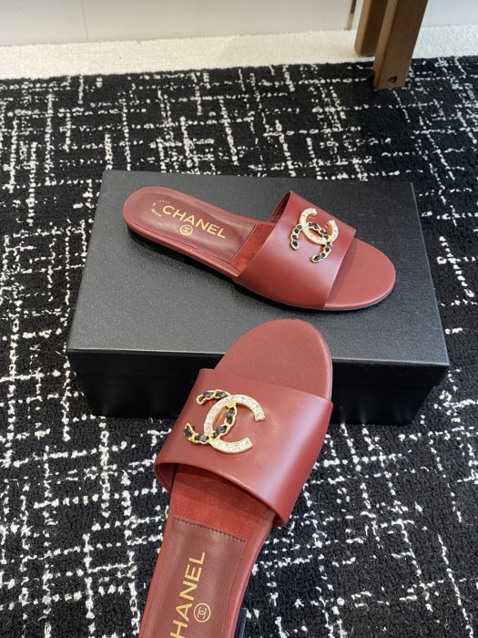 Шльопанці жіночі фото 6