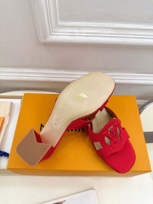 Босоножки фото 9