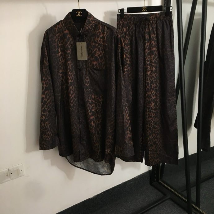 Костюм женский
