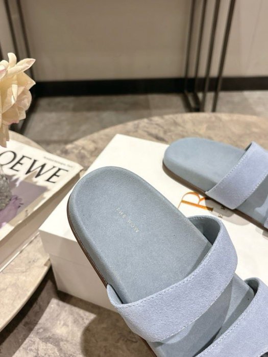 Шлепанцы женские фото 2