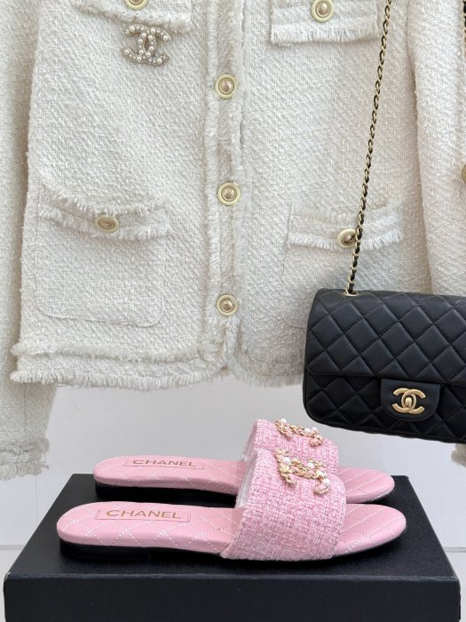 Шлепанцы женские