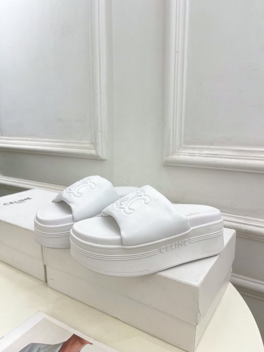 Шлепанцы женские фото 5