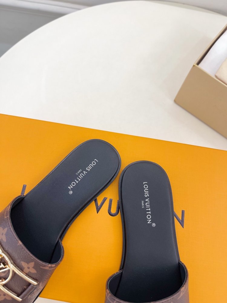 Шлепанцы женские фото 8