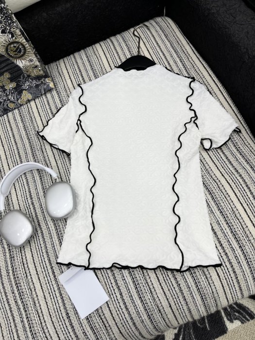 Футболка жіноча фото 6