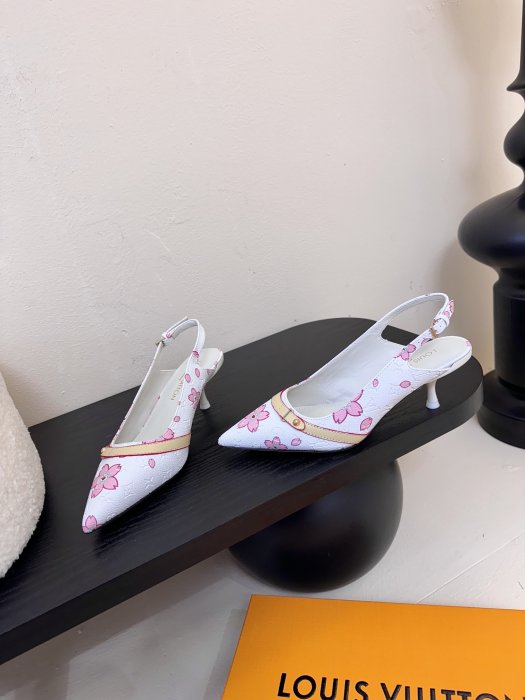 Босоножки фото 3