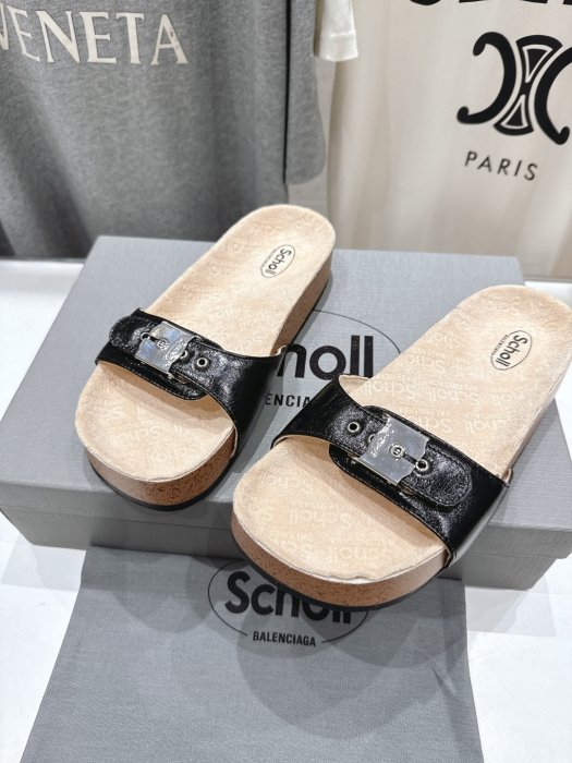 Шльопанці жіночі фото 8