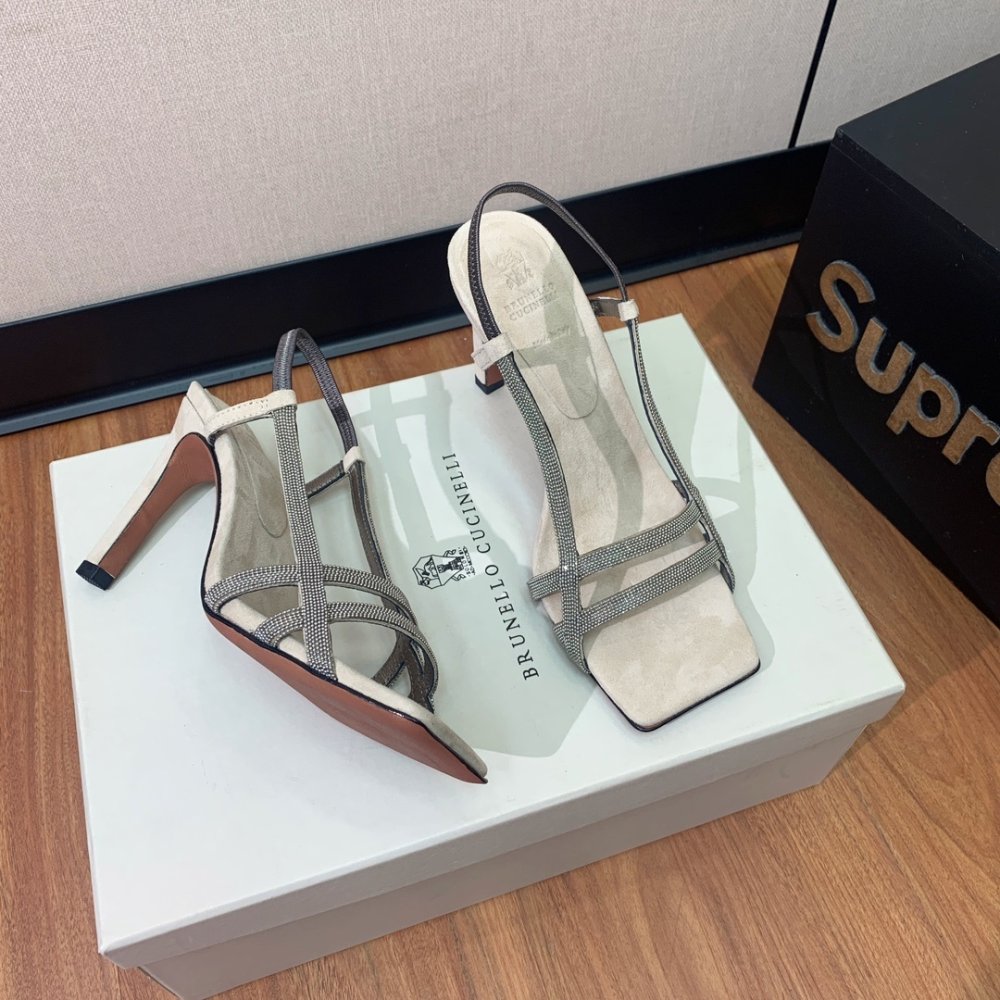 Босоножки фото 3