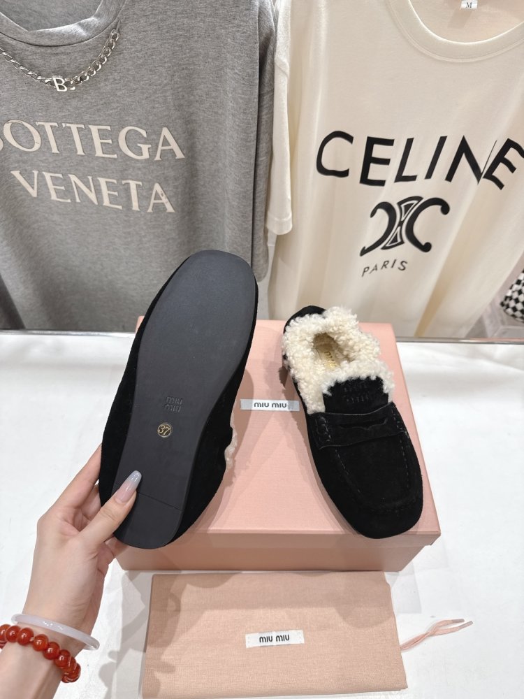 Лоферы женские на меху фото 9