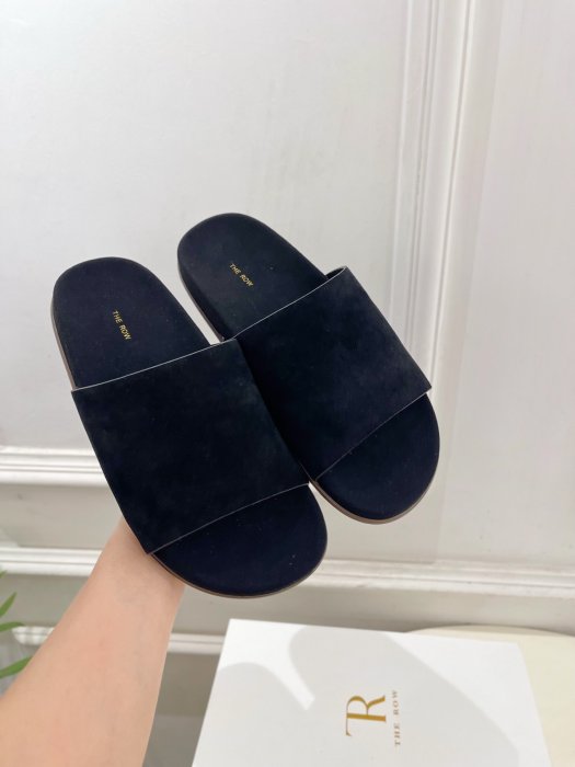 Шлепанцы женские фото 4