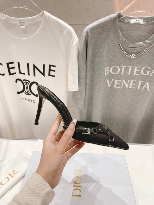 Босоножки фото 3