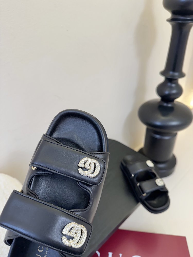 Шльопанці жіночі фото 6