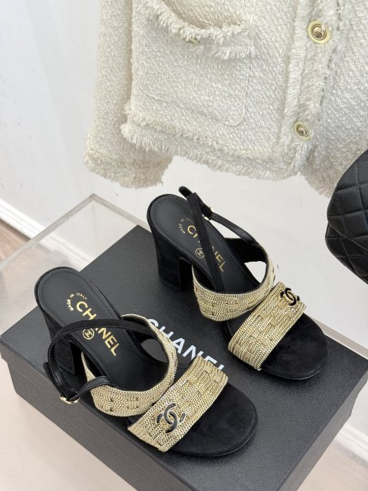 Босоножки фото 3