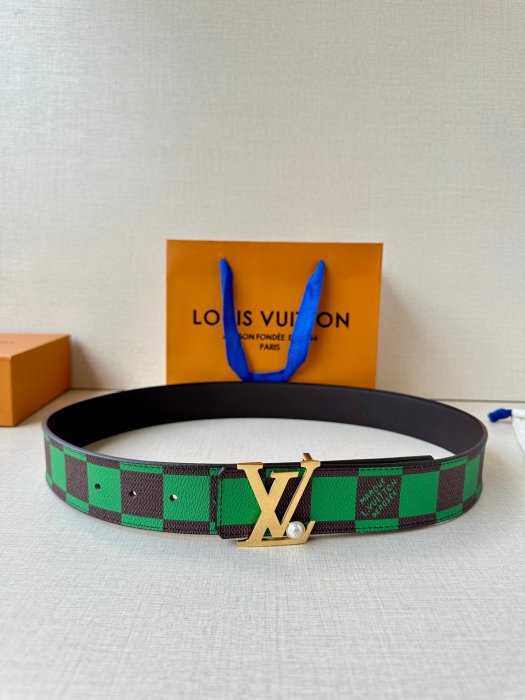 Belt leather male LV Initiales 4 cm