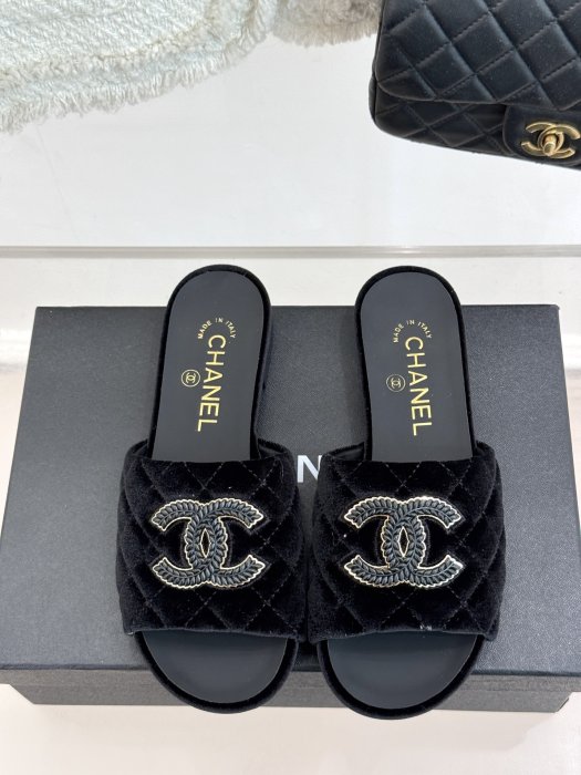 Шлепанцы фото 4