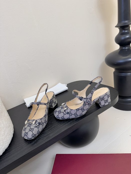 Босоножки фото 3