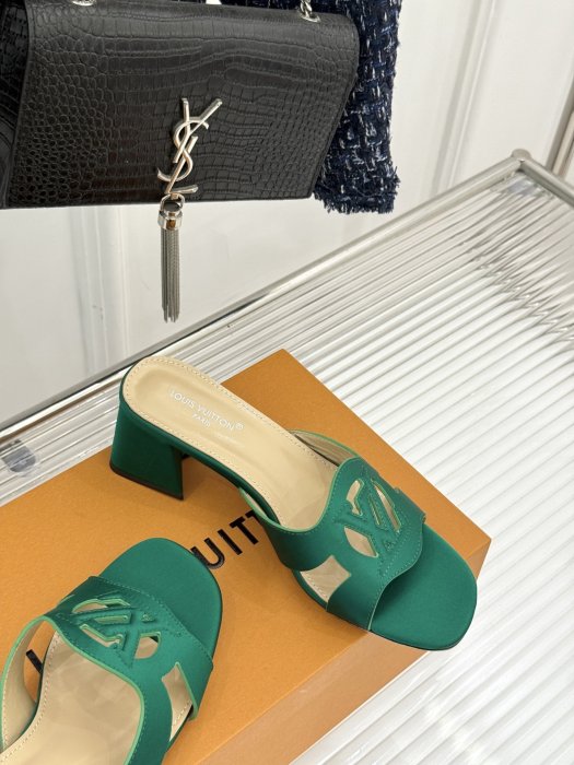 Босоножки фото 5