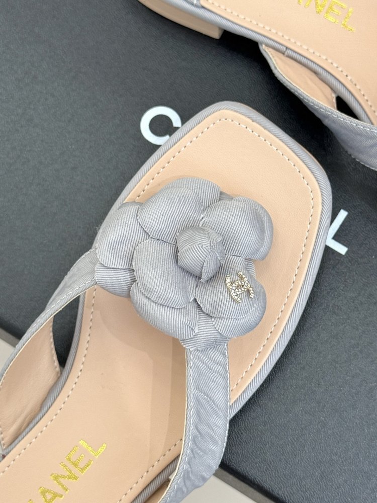 Шльопанці жіночі фото 7