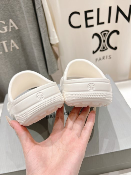 Шлепанцы фото 8