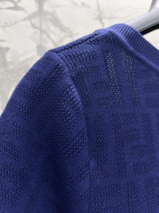 T-shirt women's фото 8