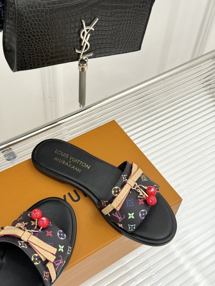 Шльопанці жіночі фото 5