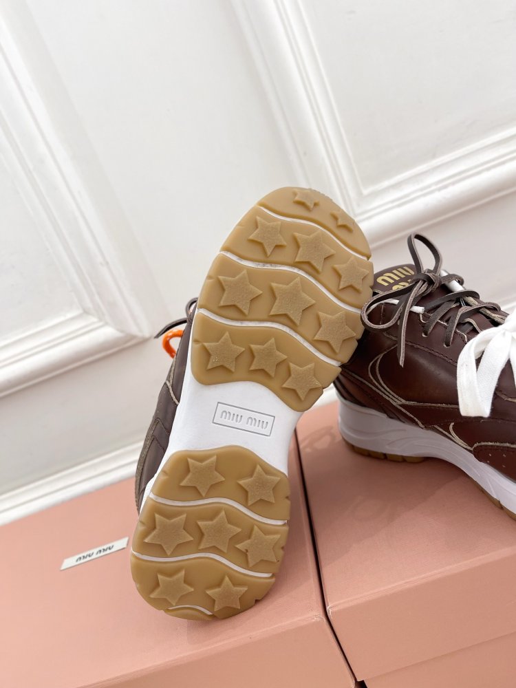 Кросівки жіночі фото 9