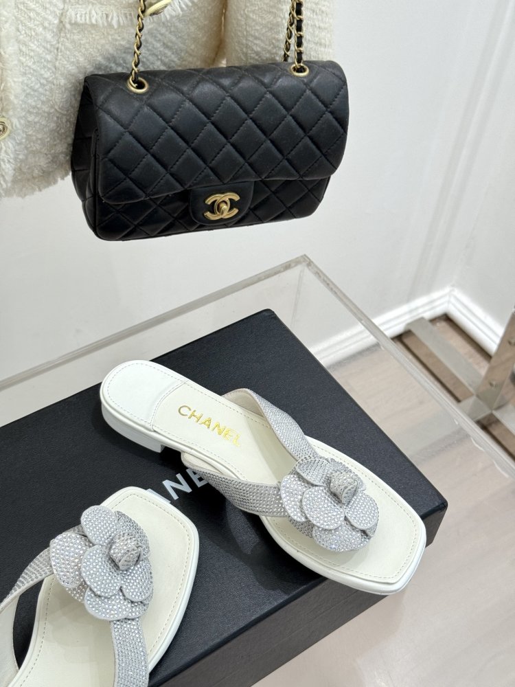 Шлепанцы женские фото 5