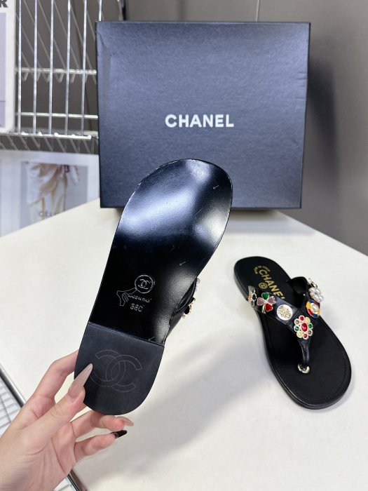 Шлепанцы фото 9