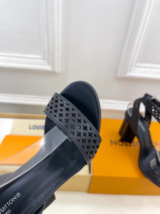 Босоножки фото 7