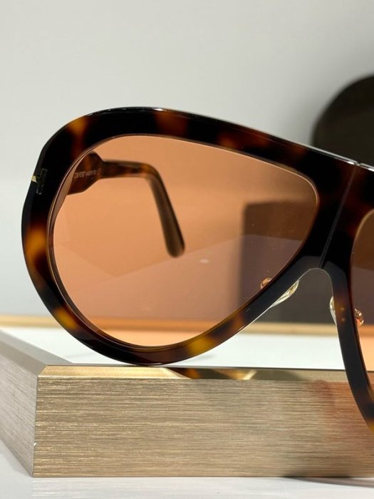 Окуляри сонцезахисні TF836 фото 2