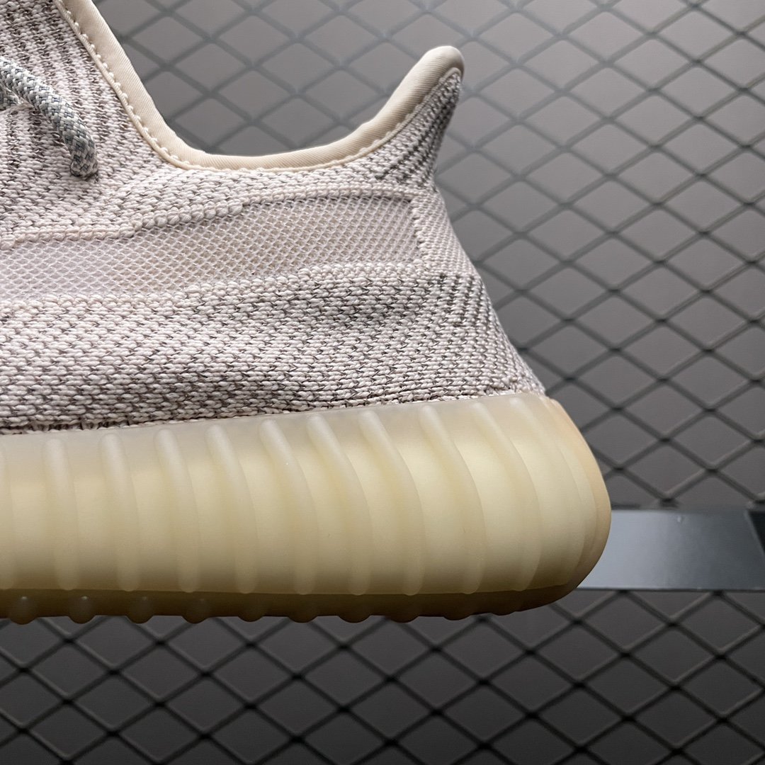 Sneakers YEEZY BOOST 350 V2 фото 4